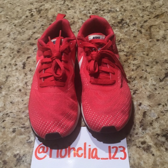 Nike Shoes - Nike MD Runner 2